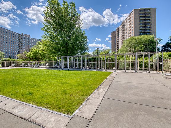 2nd image of 7141 N Kedzie Ave APT 1504
