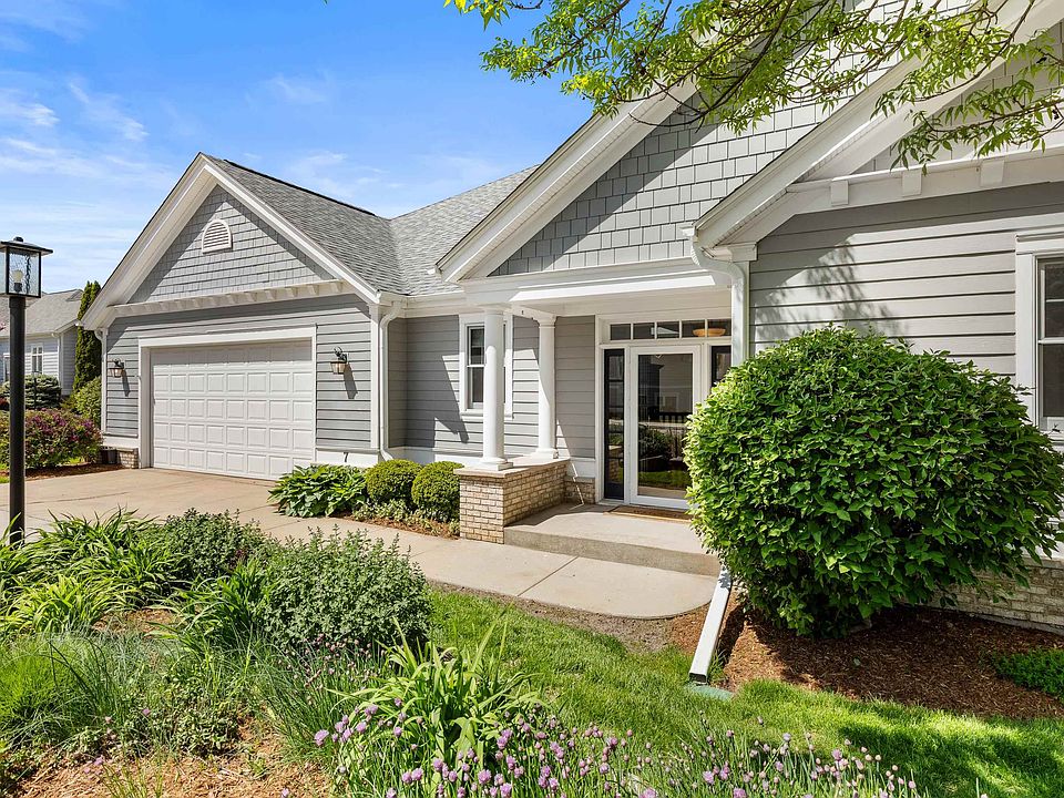 1st image of 7 Settler Hill Cir