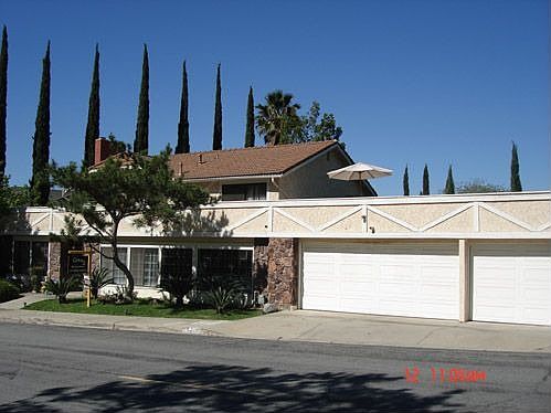 100 ft+ frontage w/only 1 adjacent neighbor