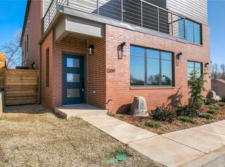 1220 NE 8th St, Moore, OK 73160