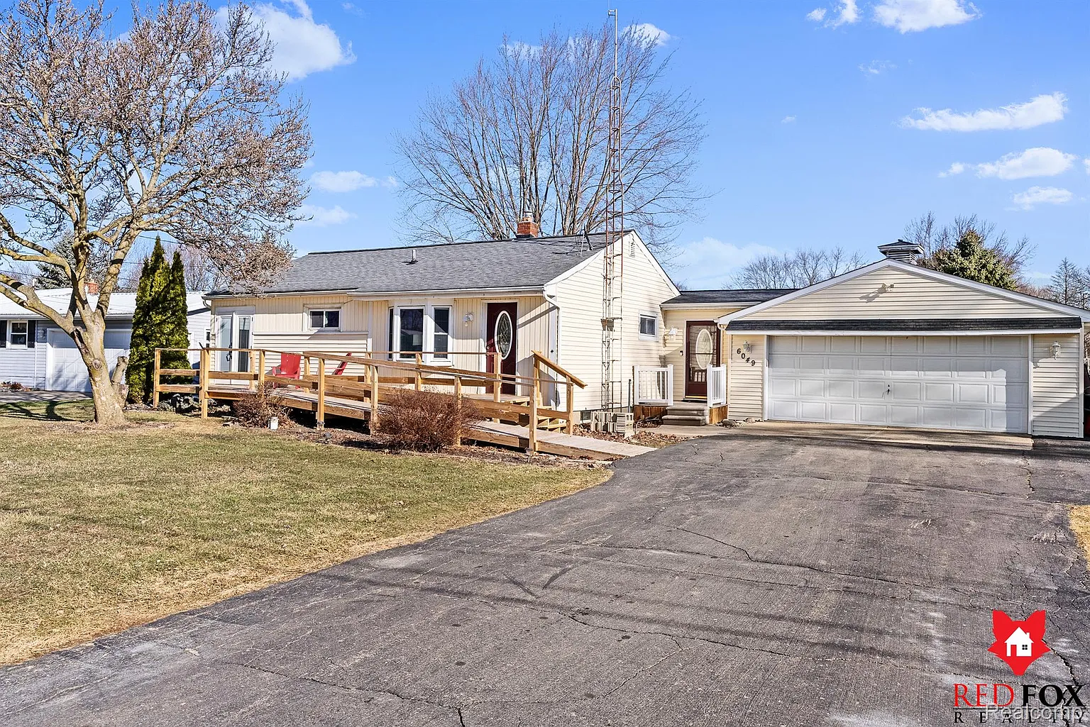 6049 Freedom Ln photo 1