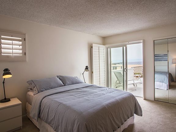 queen bedroom