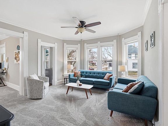 4th image of 200 Spring STREET