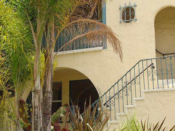 2nd image of 1521 S Crest Dr