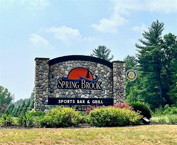 1st image of 364 Lake Shore Dr