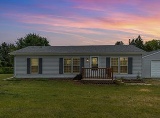 1460 S Eleven Mile Rd, Auburn, MI 48611