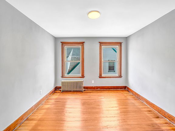 4th image of 114 Buckingham St Floor 3