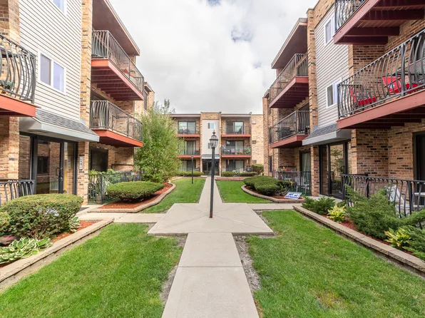 4550 W 57th St APT 2D2, Chicago, IL 60629