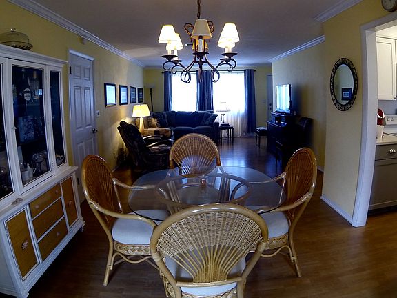 Add'l view of living area