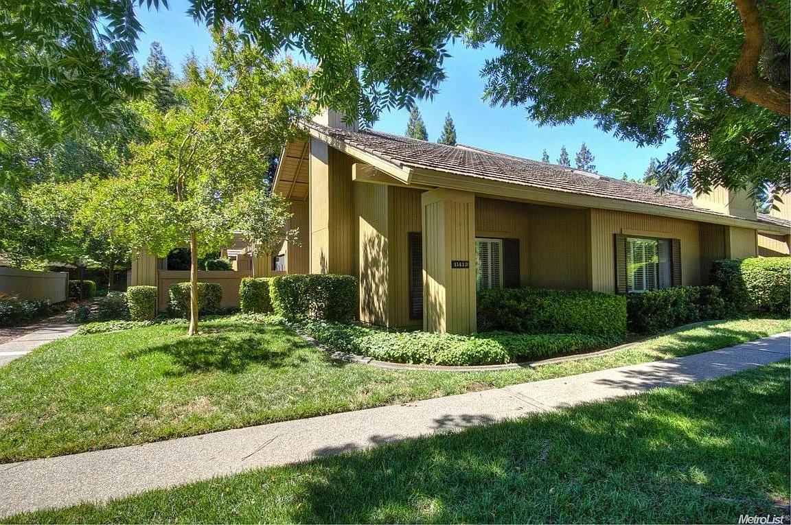 11412 Coloma Rd photo 1