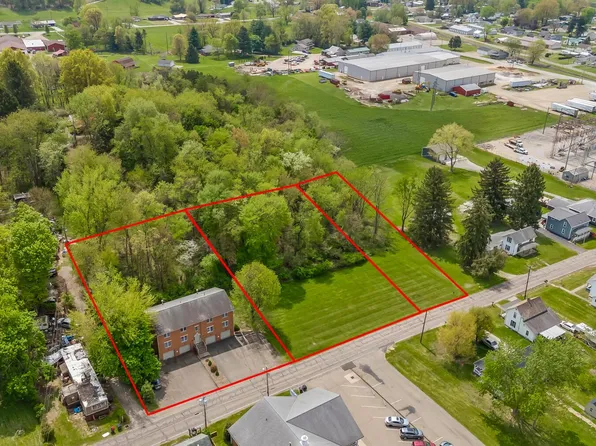 Na Pleasant Valley Dr, Coshocton, OH 43812