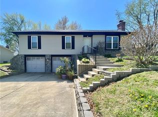 112 Ethel Ln, Lansing, KS 66043