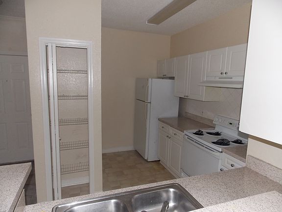5th image of 18001 Richmond Place Dr APT 1013