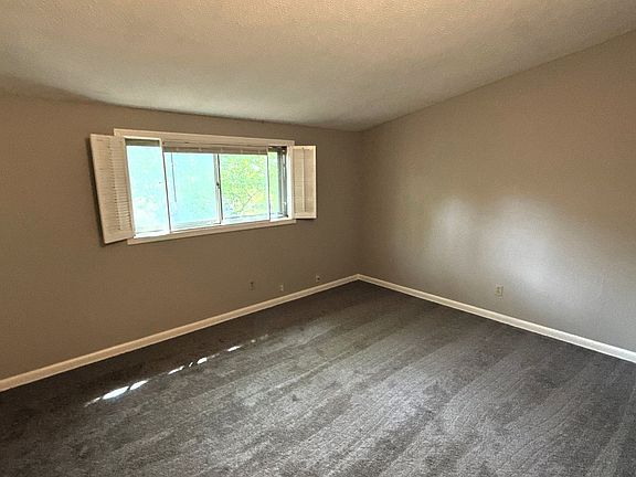 5th image of 4931 Cloister Ave