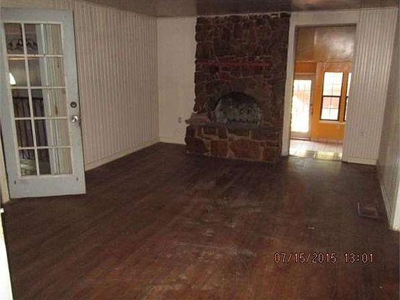 3rd image of 2319 Galveston St