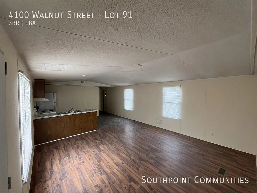 3 bed, 1024 sqft, $950 — Photo 2