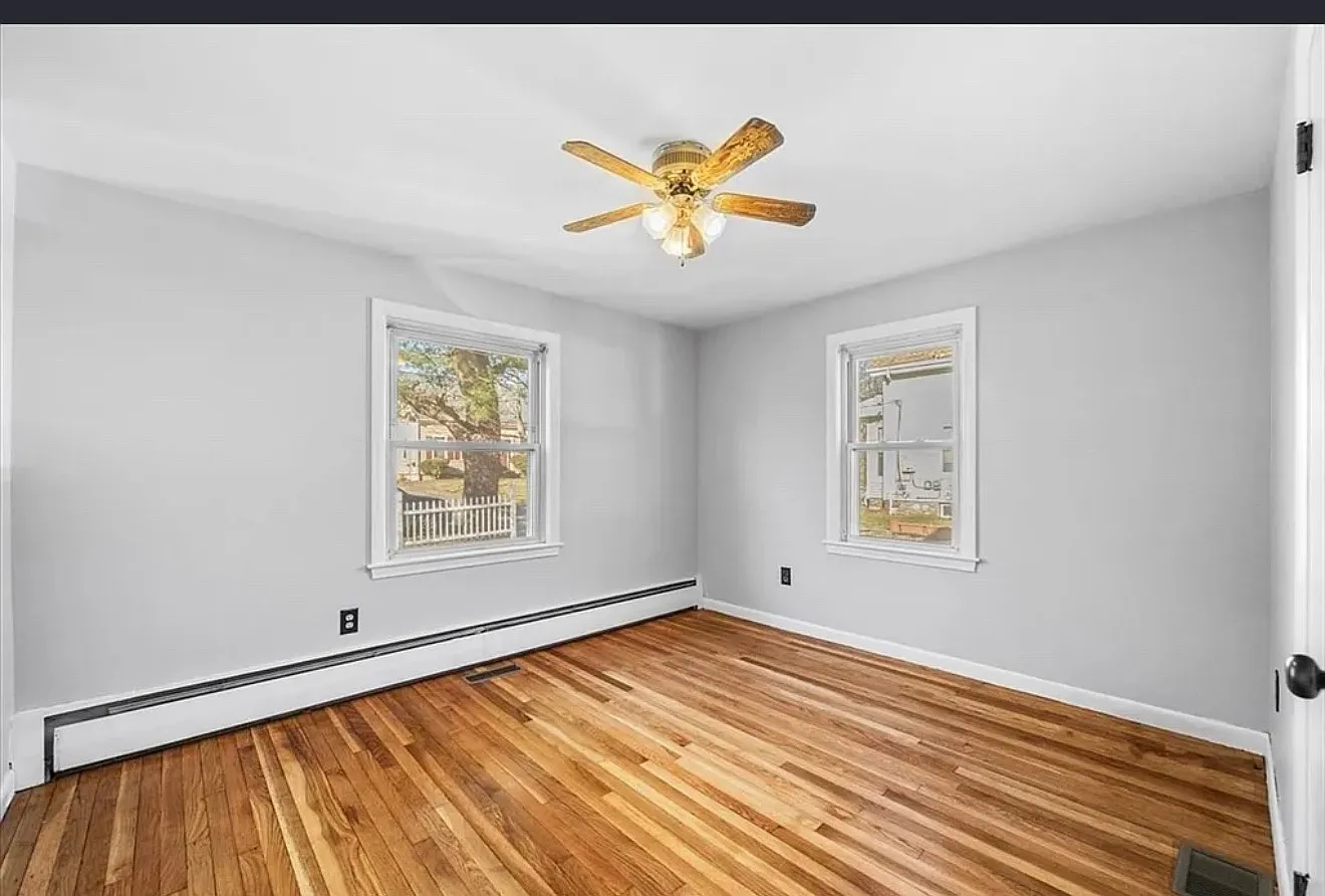 4 bed, 1178 sqft, $3,300 — Photo 3