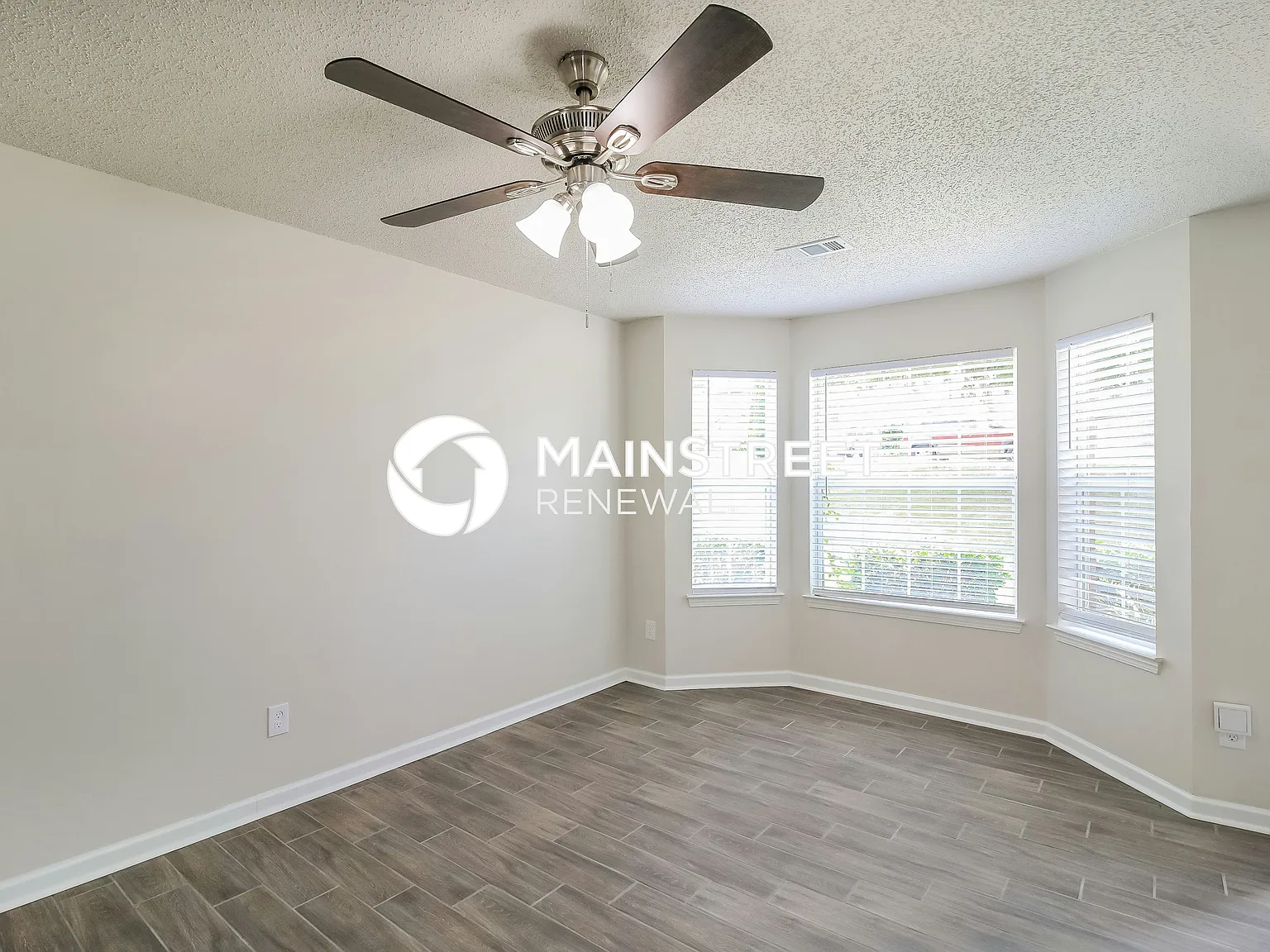 9498 Creekside RD — Photo 3