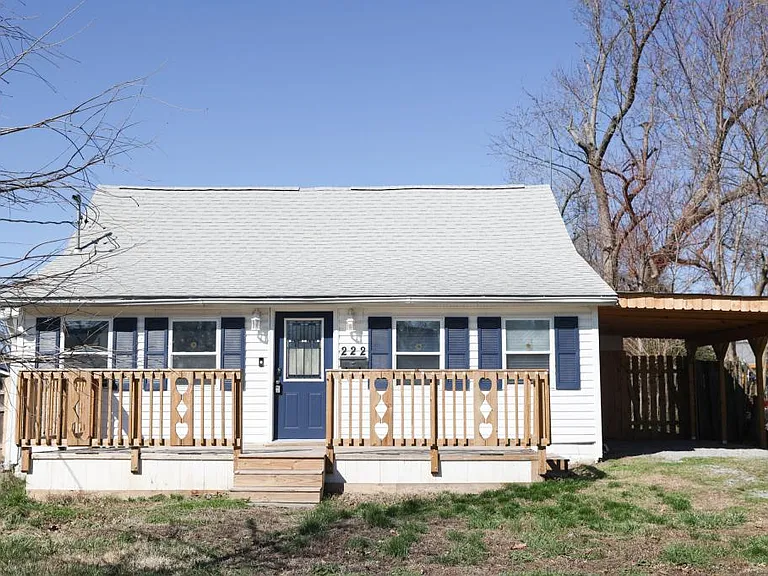 222 Dobson St — Photo 1