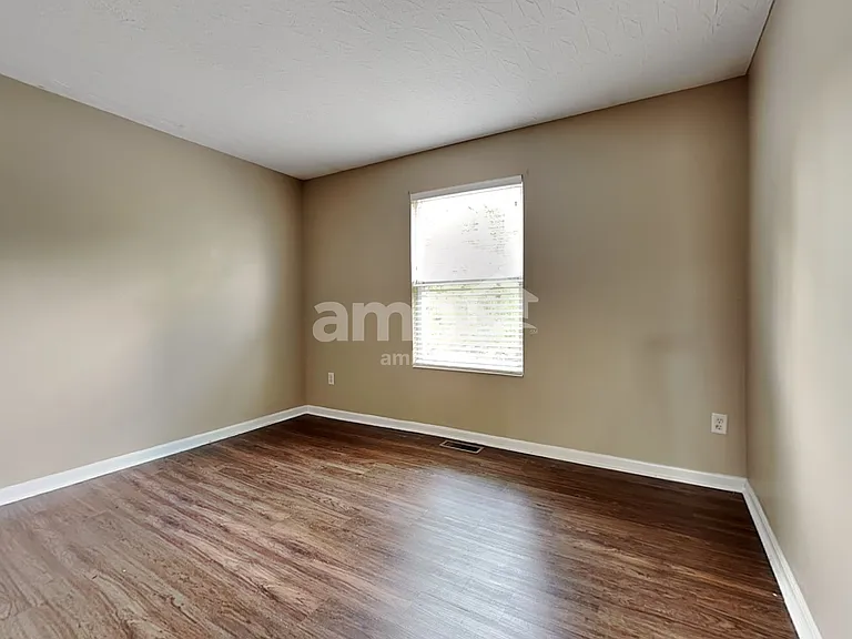 5557 Windsor Ct — Photo 14