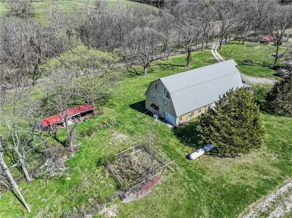 751 Bunch Springs Rd, Berryville, AR 72616