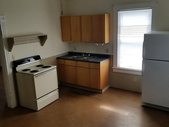 3rd image of 24 Schoolfield Dr