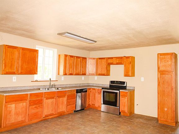 3rd image of 15465 W Highway 66
