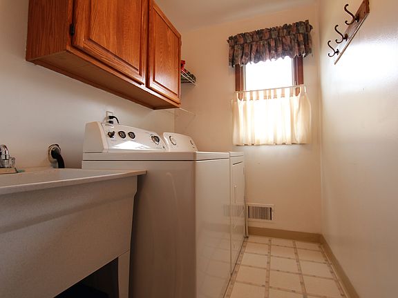 5th image of 41050 White Haven Ct