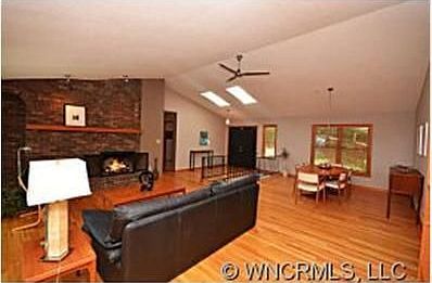 4th image of 21 Peach Knob Dr