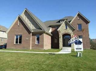 56668 Hartley Dr E, Shelby Township, MI 48316