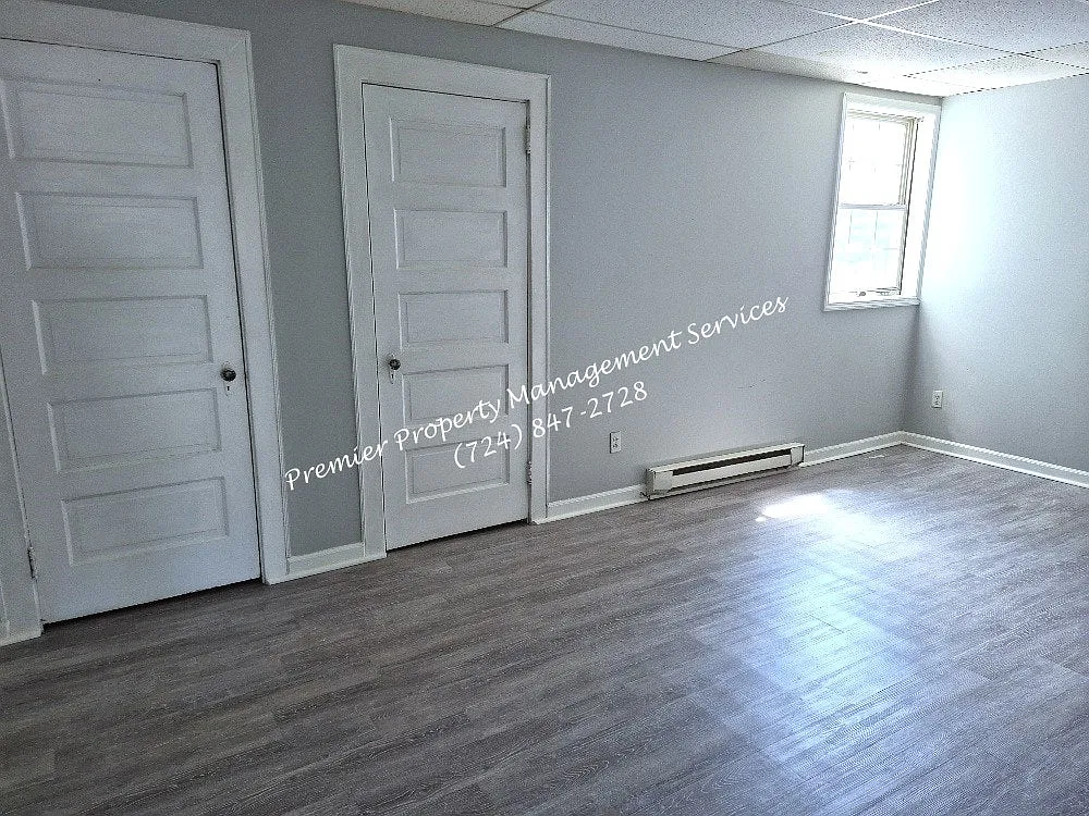 542 Midland Avenue, Unit B — Photo 2