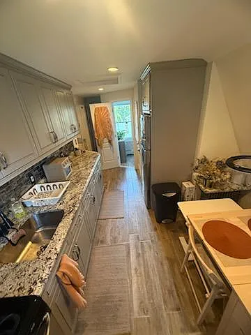 Studio, 500 sqft, $2,100 — Photo 3
