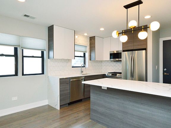 2nd image of 4516 N Seeley Ave #102