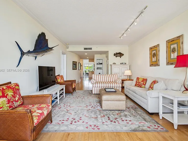 701 Crandon Blvd #Penthouse 1 — Photo 2