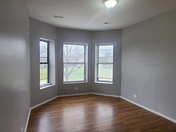 5th image of 5253 S Prairie Ave #2