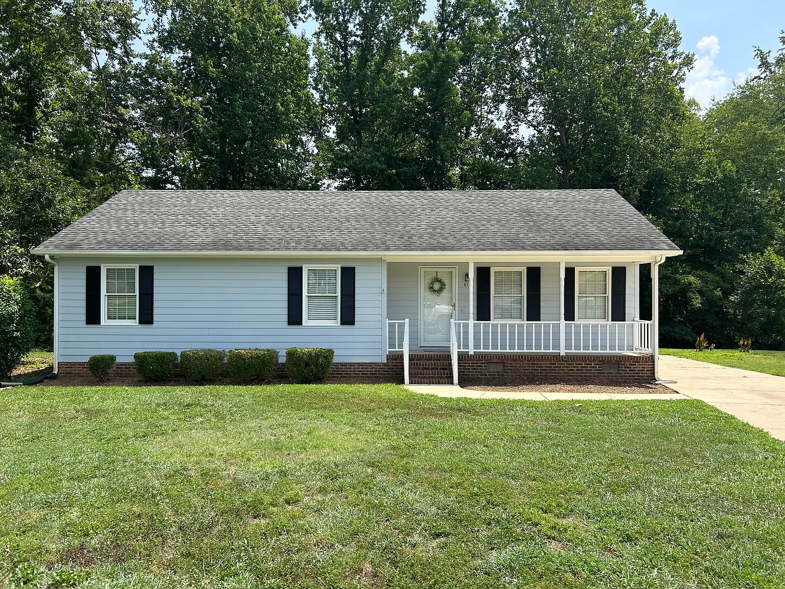 3 bed, 1140 sqft, $1,650 — Photo 1