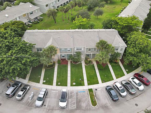 2nd image of 8127 San Carlos Cir #8127