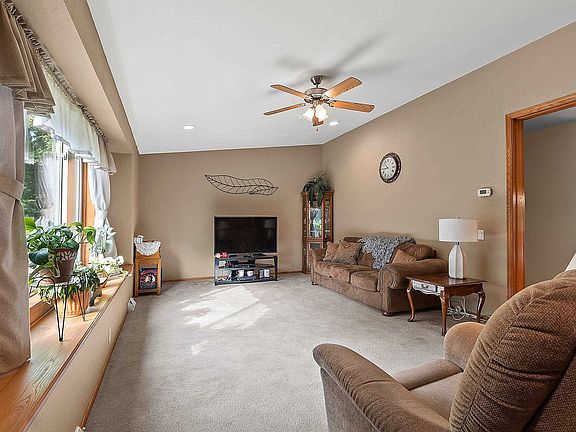 5th image of W5065 Rainbow Cir