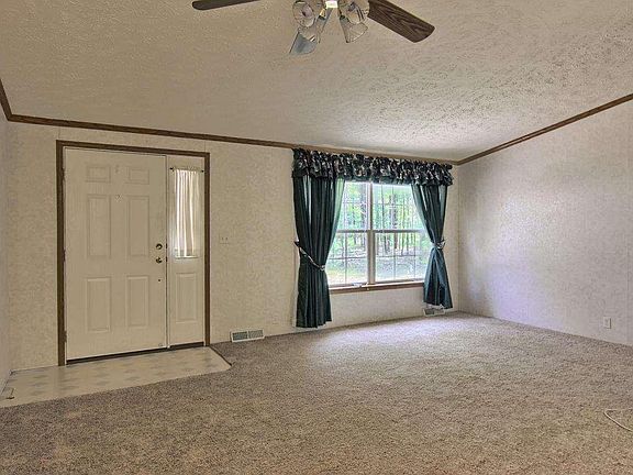 3rd image of 2256 Tonawanda Dr