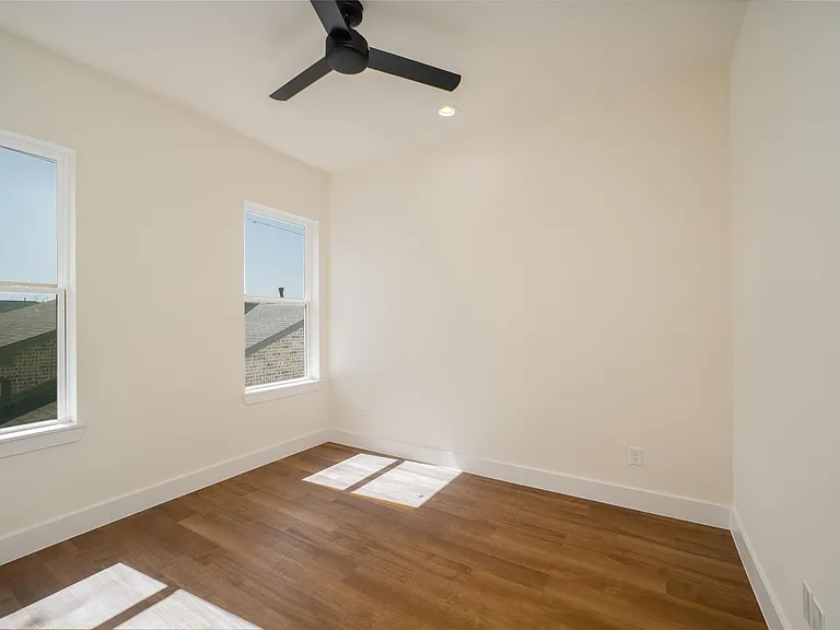 8908 Knoll Branch Dr — Photo 17