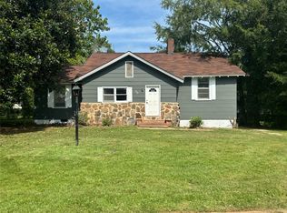 102 Hill St, Valley, AL 36854