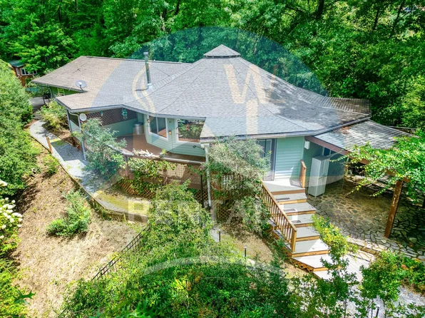 84 Loveland Vis, Whittier, NC