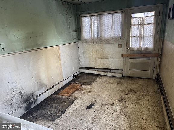 5th image of 1322 E Pine St