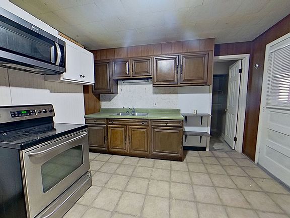 3rd image of 117 Main St Floor 2