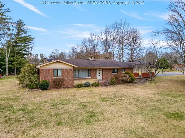 102 Maplewood Ests, Scott Depot, WV 25560