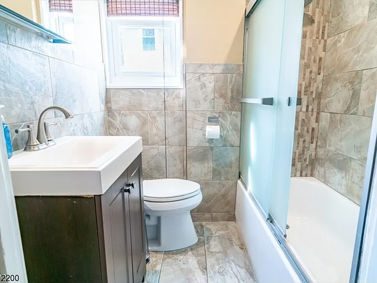 21 Donaldson Ave — Photo 5