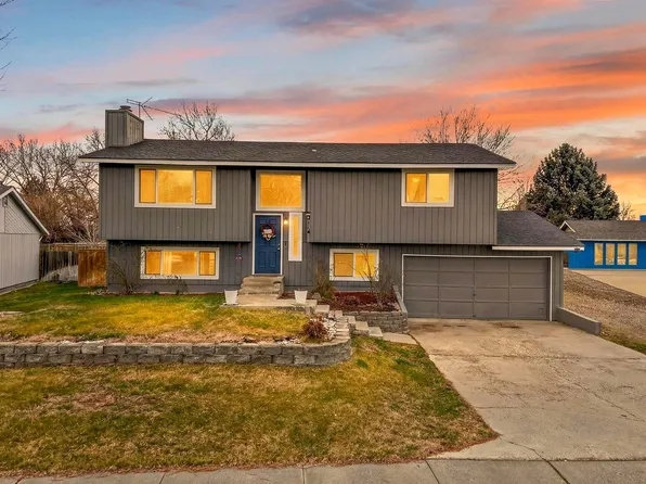 2114 Sparrow Ct, West Richland, WA 99353