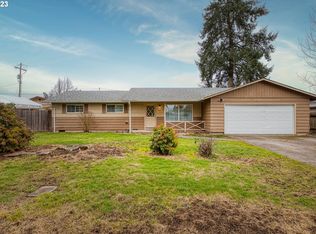 823 S 38th St, Springfield, OR 97478