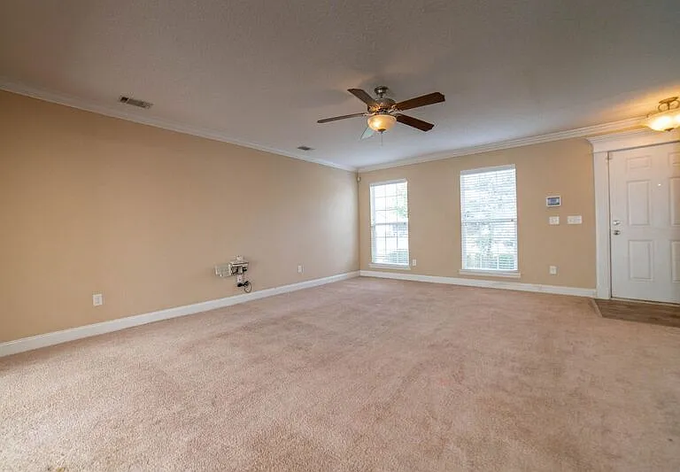 211 Augusta Way — Photo 7