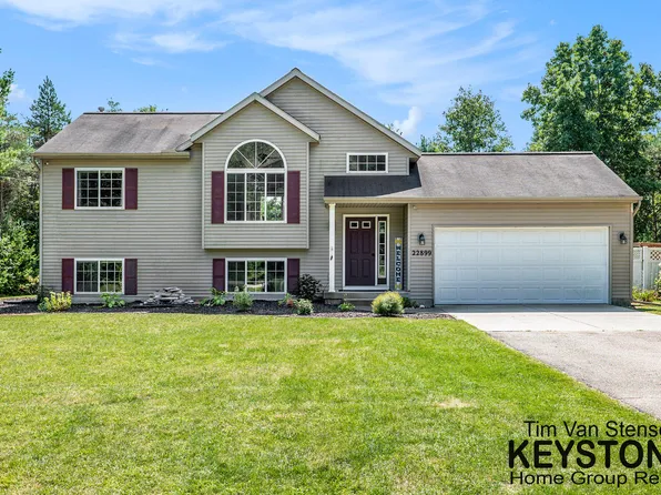 22899 W Almy Rd, Howard City, MI 49329
